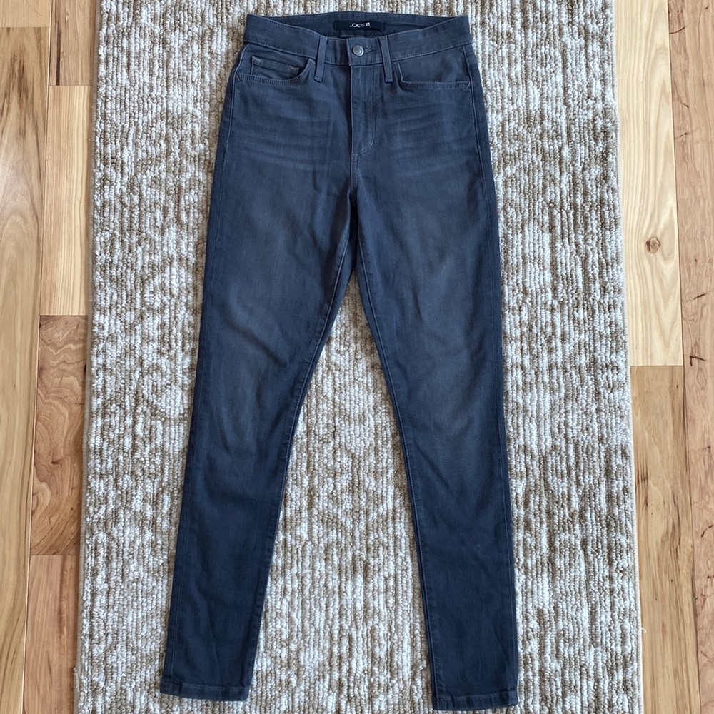 Joe’s high rise skinny ankle jeans 🩶